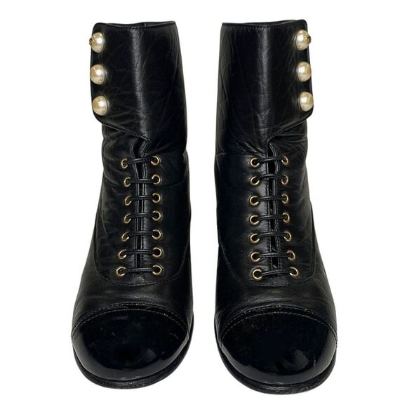 Chanel Interlocking C Lace Up Pearl Calfskin Leather Ankle Boot EU 37.5 US 6.5-7 - Picture 2 of 14